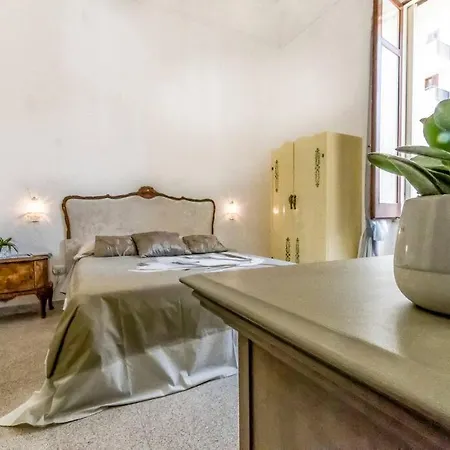 Mary's House Apartmán *